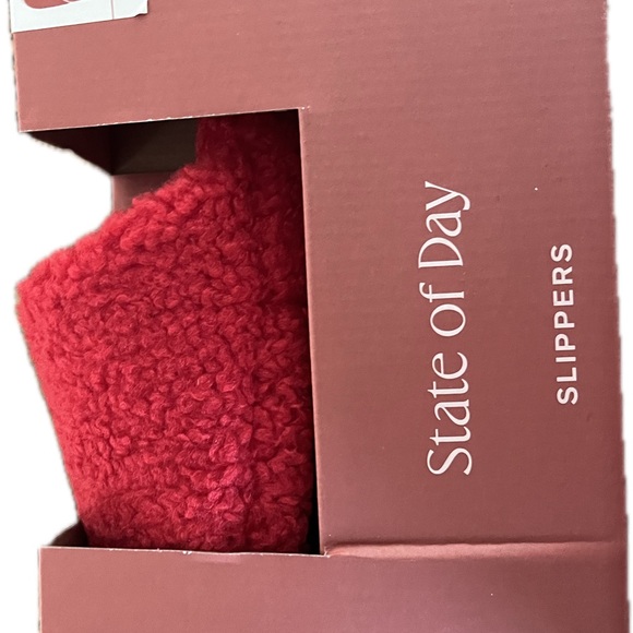 Red Slippers - Picture 3 of 4